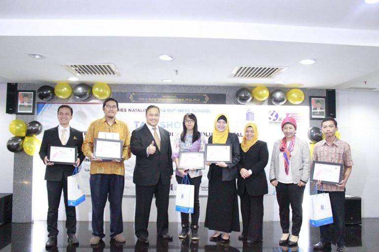 Dosen Prodi Teknik Informatika Mendapatkan Award 5 Best Paper Award ESQ Business School 2016