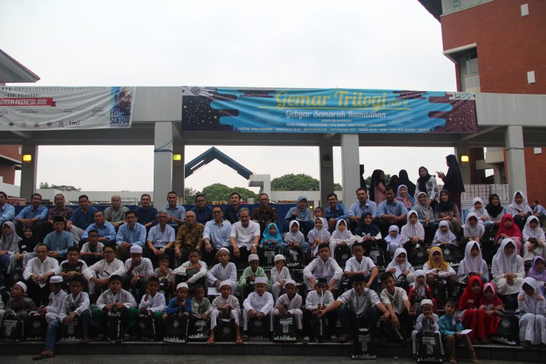 Universitas Trilogi Gelar Buka Bersama dan Santuni Anak Yatim