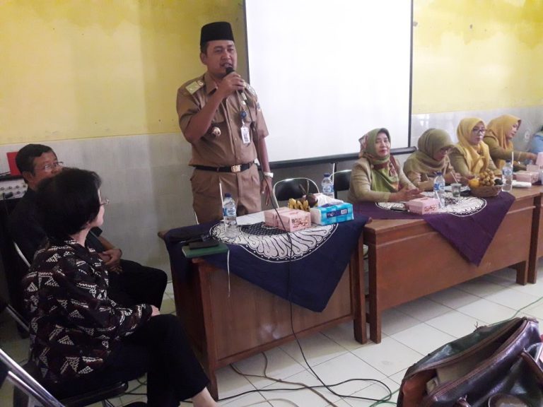 Peningkatan SDM Guru PAUD melalui Pelatihan Dasar 40 jam “Pembelajaran PAUD Pedesaan Berbasis Kearifan Lokal”                                di Desa Pesantunan Brebes