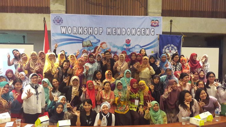 Workshop Mendongeng Bersama Kak Cahyo                                                        di PG-PAUD Universitas Trilogi