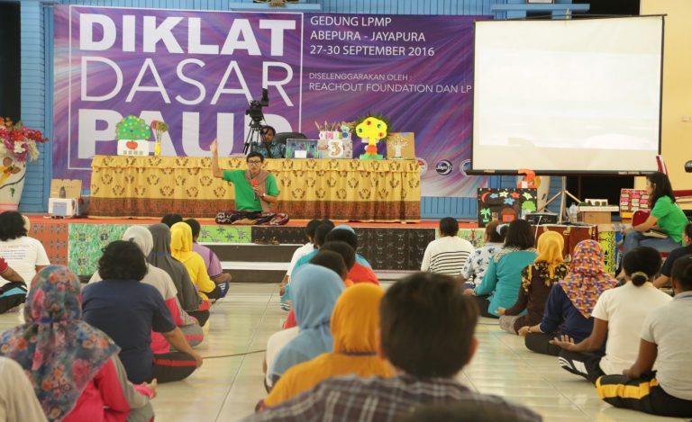 Diklat Dasar Guru PAUD se Provinsi Papua bersama Dosen PG-PAUD Universitas Trilogi