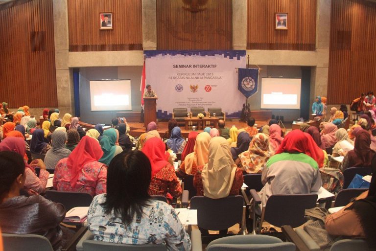 Prodi PAUD Universitas Trilogi Inisiasi Pemantapan Nilai-Nilai Pancasila Sejak Dini