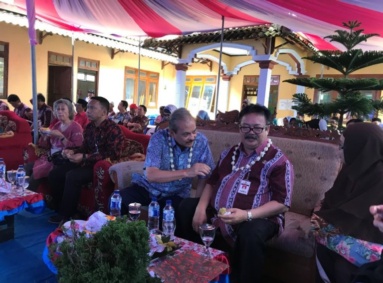 Pilot Project Peningkatan SDM Guru PAUD melalui pelatihan 180 jam dan 94 jam “Pembelajaran PAUD Pedesaan Berbasis Kearifan Lokal”                                di Desa Samiran Boyolali