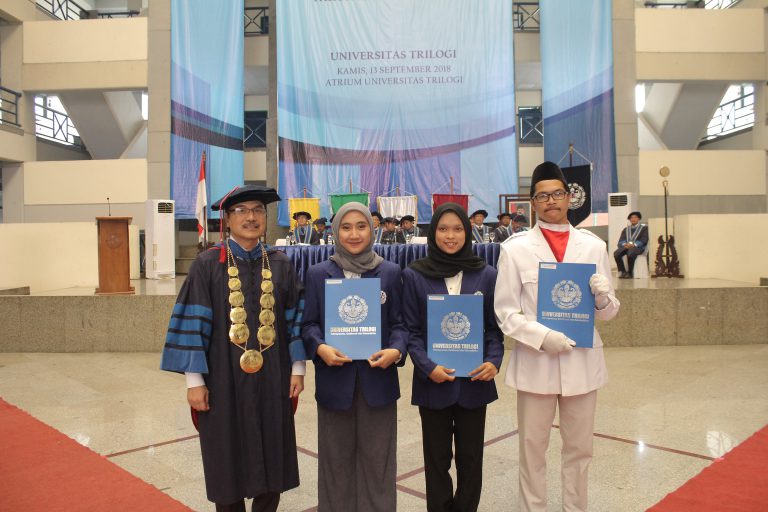 Sambut Mahasiswa Baru,  Universitas Trilogi Perkuat Semangat Organisatoris Mahasiswa