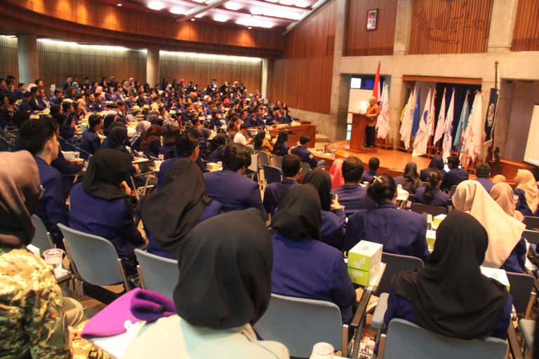 BEM Universitas Trilogi Lakukan Prosesi Serah Terima Jabatan