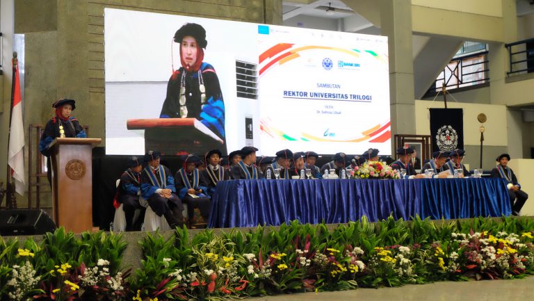 Lantik 274 Wisudawan, Universitas Trilogi Yakin Lulusannya Mampu Bersaing Di Era Revolusi Industri 4.0