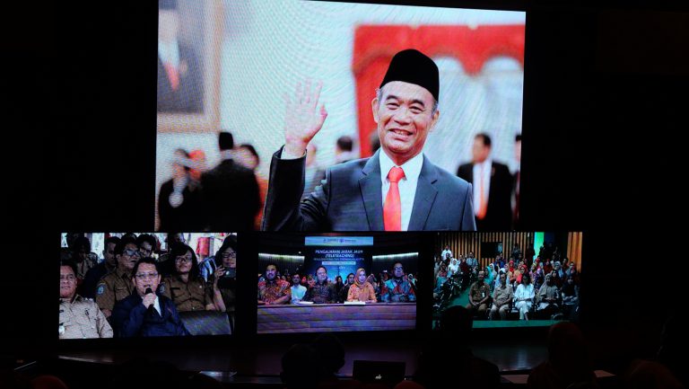 Mendikbud Apresiasi Inisiatif PT. PII dan Universitas Trilogi Gelar Teleteaching