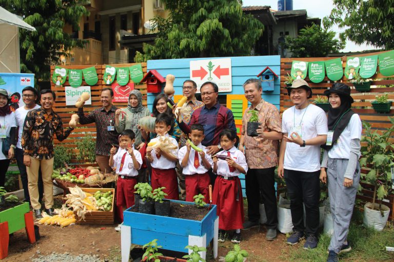 Universitas Trilogi Torehkan Sejarah dalam  Gerakan Urban Farming