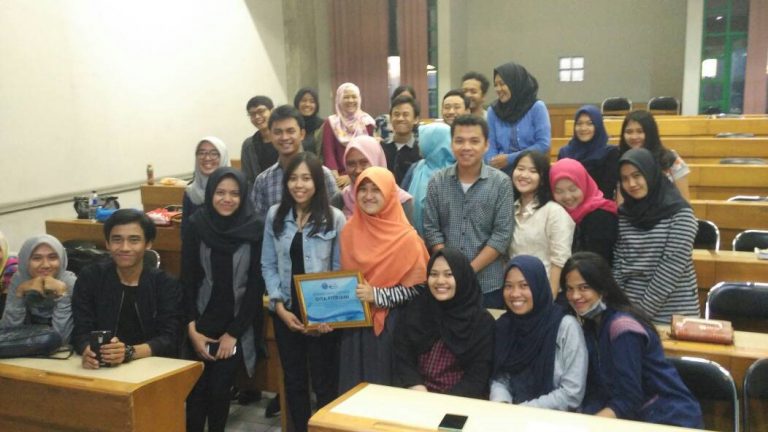 Mahasiswa Manajemen “Pelatihan Manajemen Sidang dan Birokrasi” 28 April 2017