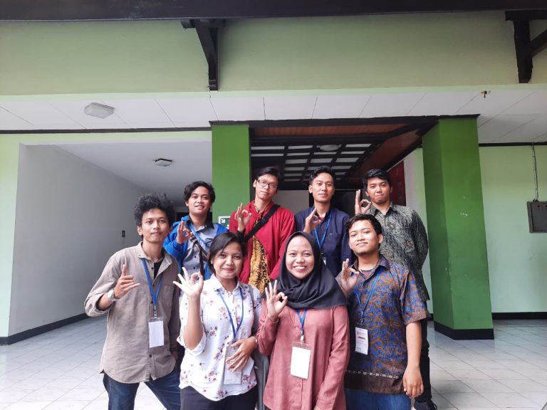 8 Mahasiswa Prodi Teknik Informatika Menjadi Pemakalah di SENAMIKA 2020