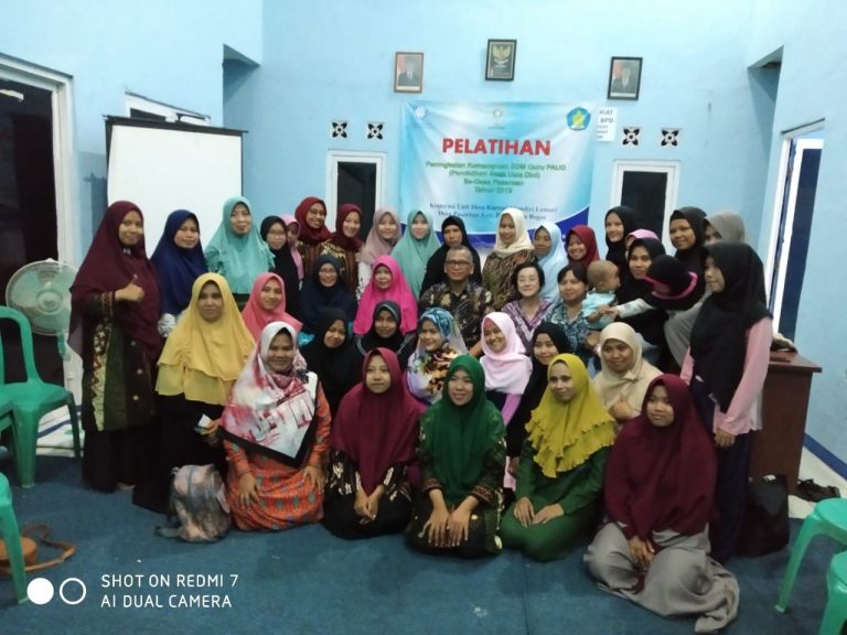Pelatihan Dasar (40 jam) Pembelajaran PAUD Berbasis Kearifan Lokal oleh Tim Dosen Prodi PG PAUD Trilogi di Desa Pasarean Bogor