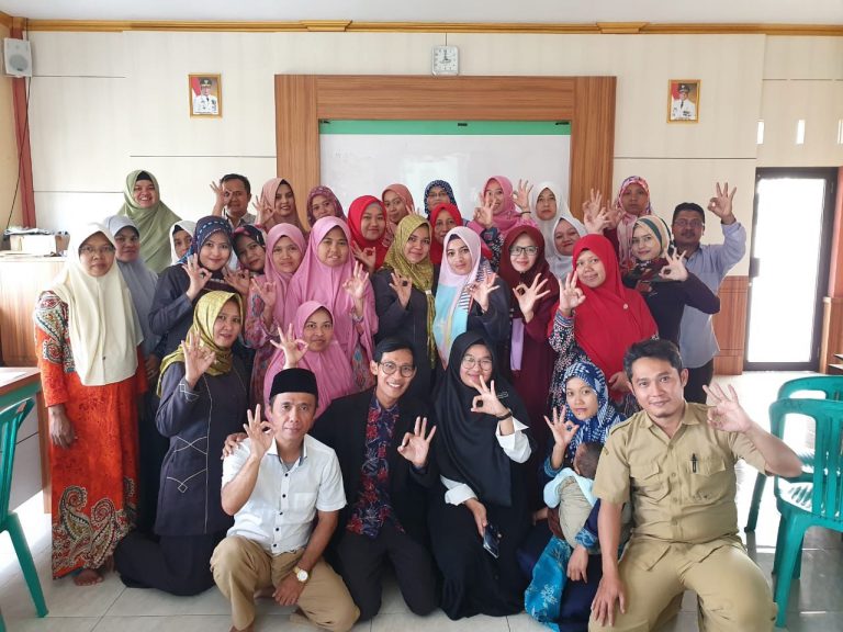 Pelatihan Dasar (40 jam) Pembelajaran PAUD Berbasis Kearifan Lokal oleh Tim Dosen PG-PAUD Trilogi di Desa Cilampung Hilir Tasikmalaya
