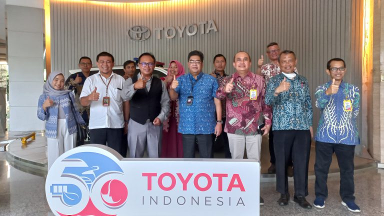 Company Visit Universitas Trilogi ke PT Toyota Motor Manufacturing Indonesia