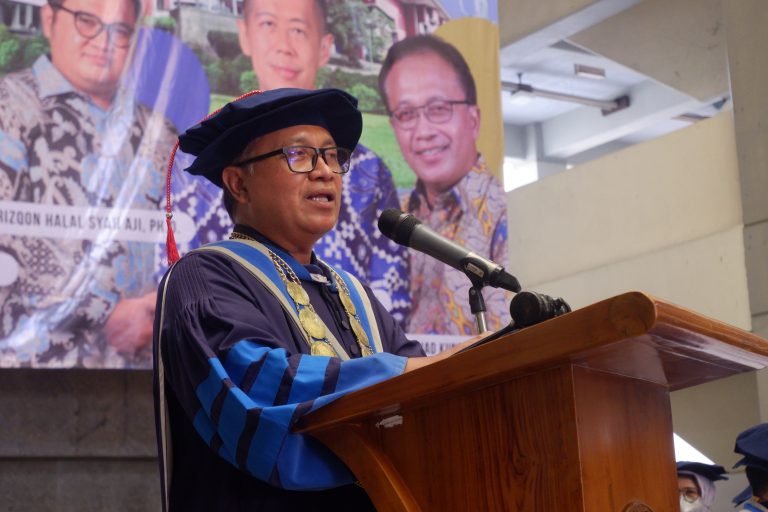 Menanamkan Tradisi Ilmuwan di PKKMB 2022