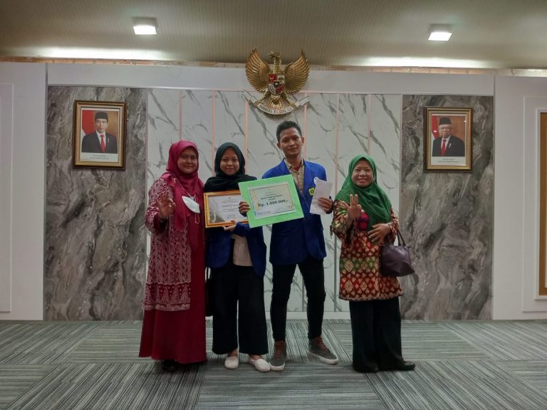 Mahasiswa Universitas Trilogi Memperoleh Juara Favorit Dalam Ajang Program Duta Inovasi Kabupaten Bogor Tahun 2022