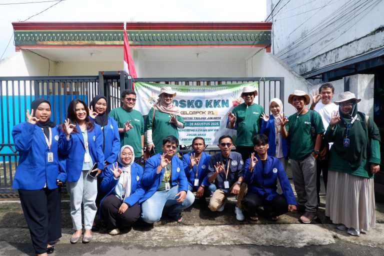 Rektor Universitas Trilogi Sambangi Mahasiswa KKN di Srengseng Sawah: Dorong Mahasiswa Hadirkan Program yang Berdampak Bagi Masyarakat