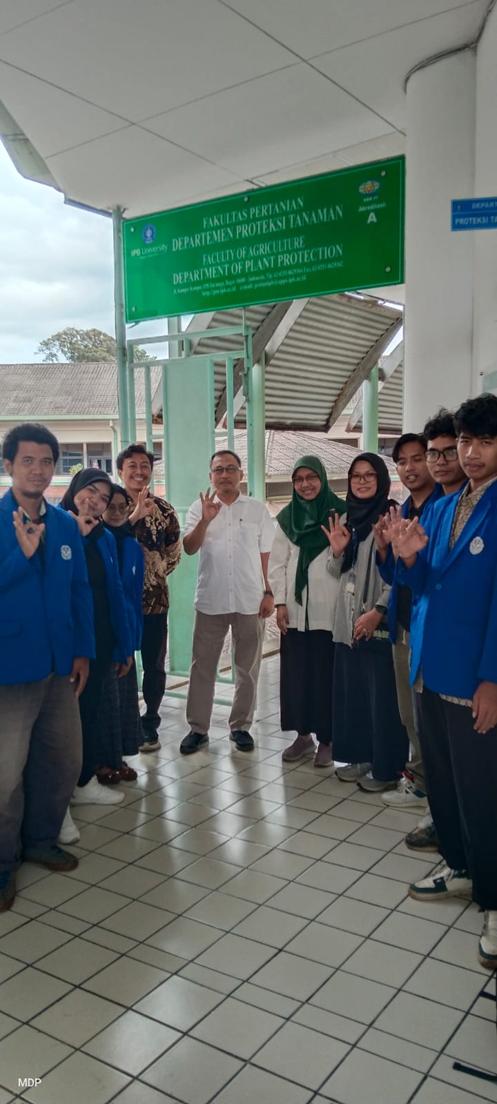 Kunjungan Lapang Mata Kuliah Perlindungan Hayati Mahasiswa Agribisnis Universitas Trilogi ke Departemen Proteksi Tanaman IPB University