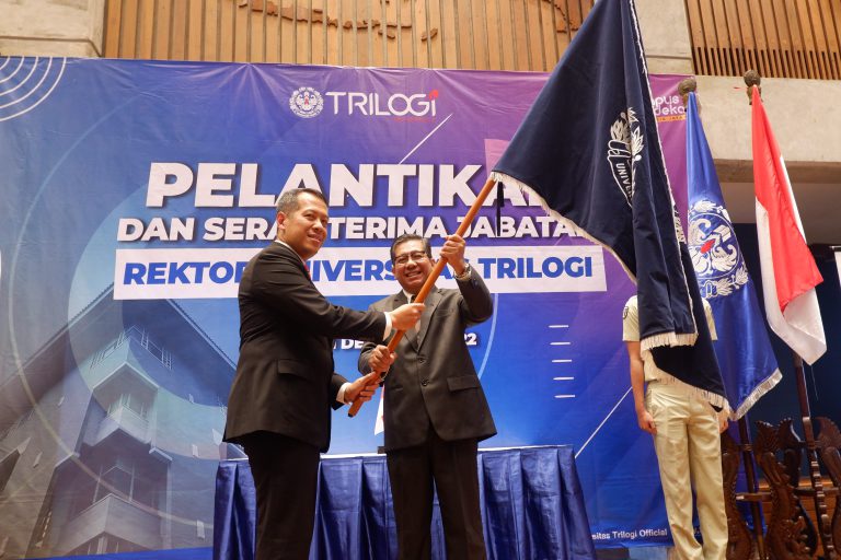 Prof. Dr. Pramono Dilantik Sebagai Rektor Universitas Trilogi ...